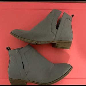 Target Women’s Gray booties